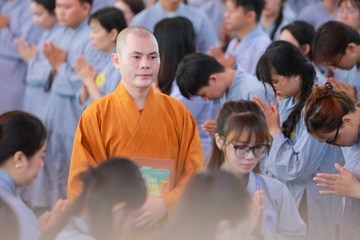 Nuoi con bang chanh niem hinh anh