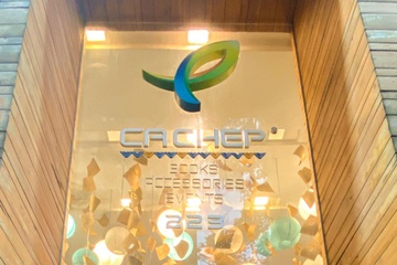 Nha sach Ca Chep Nguyen Thi Minh Khai dong cua hinh anh