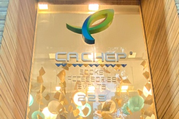 Giam doc Ca Chep: Chung toi muon phat huy gia tri nha sach nghe thuat hinh anh