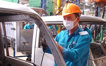 Cong nghiep o to Viet: Quang xe hoi di va vui song hinh anh
