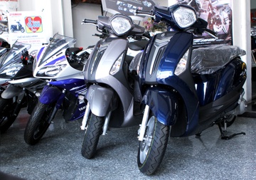 Yamaha Nozza Grande mau xanh tim hut khach hinh anh