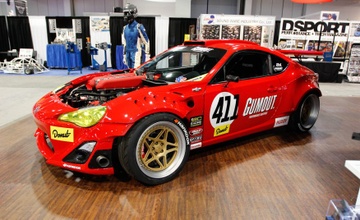 Xe the thao Toyota 86 gan dong co Ferrari hinh anh