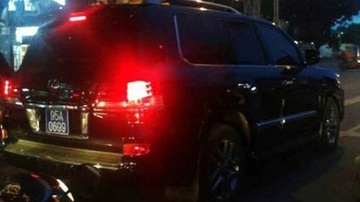Ky luat dai ta cap bien xanh xe Lexus cho Trinh Xuan Thanh hinh anh