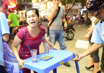 Nguoi chiem via he Sai Gon hot hoang khi thay ong Hai xuat hien hinh anh