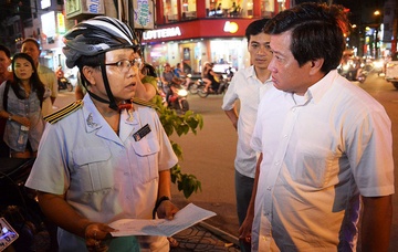 Nu to truong bi ong Doan Ngoc Hai ky luat: Dep via he nhieu ap luc hinh anh