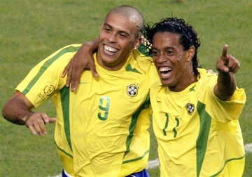 Ronaldo, Rivaldo co the loi hen voi Viet Nam hinh anh
