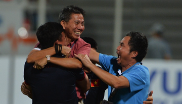 Giot nuoc mat va giac mo co that cua HLV U19 Viet Nam hinh anh