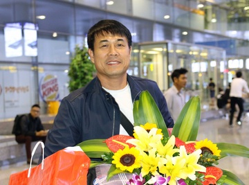 Thay tro Huu Thang thoai mai khi don lanh o Ha Noi hinh anh