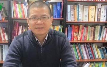 'Dai hoc cua Viet Nam giong nhu truong pho thong cap bon' hinh anh