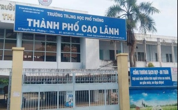 Ky luat co chu nhiem bat hoc sinh nop quy rieng hinh anh