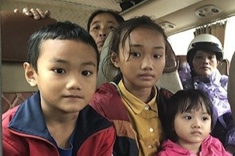 Ha Tinh cho hoc sinh nghi hoc vi mua bao hinh anh