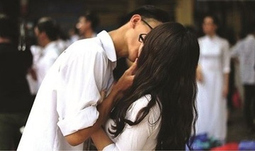 Hoc sinh yeu som - cam doan hay 've duong'? hinh anh