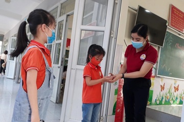 Them dia phuong cho hoc sinh tieu hoc tro lai truong tu dau thang 4 hinh anh