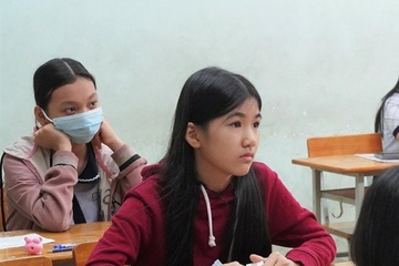 Nong bong cuoc dua tuyen sinh vao lop 6, nhieu hoc sinh kiet suc hinh anh