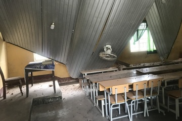 Tran nha mot phong hoc bat ngo do sap hinh anh