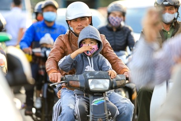 Ket xe khap noi o trung tam Da Lat hinh anh