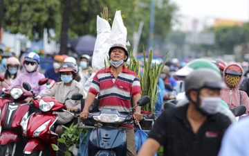 Cua ngo TP.HCM ket xe hang gio ngay dau di lam sau ky nghi le gio To hinh anh