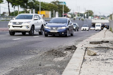 Hien trang ham chui Nguyen Van Linh chi chit o ga sau 9 thang thong xe hinh anh