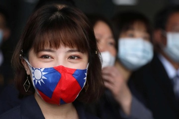 Dai Loan quyen gop khau trang cho the gioi, TQ dai luc noi gian hinh anh