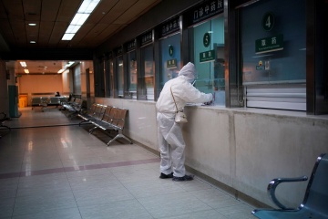 Quan chuc My tung canh bao nghien cuu virus corona tren doi o Vu Han hinh anh