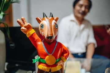 Họa sĩ Ngô Xuân Khôi: Bằng lòng là người đứng sau