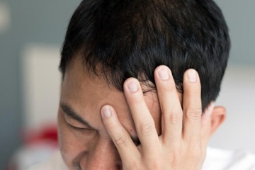 Thu pham khien nguoi dan ong tai Trung Quoc suyt bi mu khi uong nuoc hinh anh