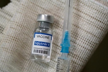 Ly do Nga phe duyet Sputnik V du chua thu nghiem lam sang giai doan 3 hinh anh