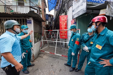 Di kham vi bi sot, 3 nguoi o quan Tan Phu duoc xac dinh mac Covid-19 hinh anh