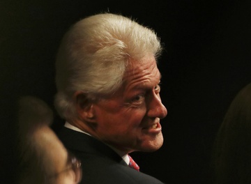 WikiLeaks tiet lo chuyen kiem tien cua Bill Clinton hinh anh