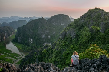 Tour khep kin la buoc dem de hoat dong du lich tro lai hinh anh