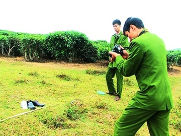 Trong 3 gio, 2 'yeu rau xanh' ham hiep co gai 9 lan hinh anh