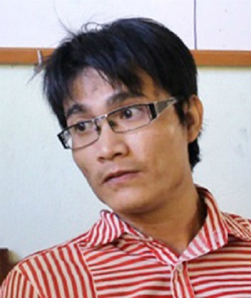 Bat ke thieu song nu nhan vien hang khong hinh anh