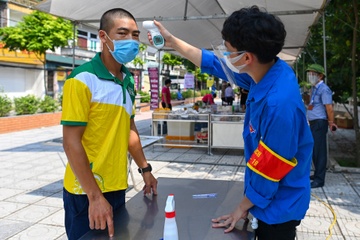 O dich Thanh Xuan Trung o Ha Noi dang dien bien phuc tap hinh anh