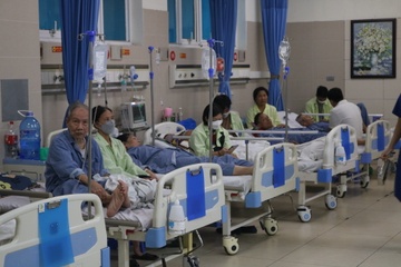 Nong dinh diem, so benh nhan nhap vien cap cuu o Ha Noi tang cao hinh anh