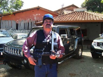 Vu vuot nguc chan dong dau the ky 21 cua 'bo gia' Mexico hinh anh