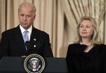 Cu tri dang Dan chu My muon ong Biden doi dau ba Clinton hinh anh
