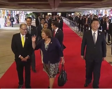 Bien Dong nong ben le APEC hinh anh
