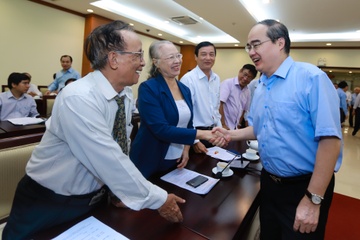 Bi thu Nguyen Thien Nhan: TP.HCM dang o dau? hinh anh