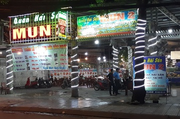 Bao ve quan an o Sai Gon dam khach nguy kich hinh anh