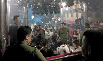 Gan 80 nguoi phe ma tuy trong quan bar o Sai Gon hinh anh