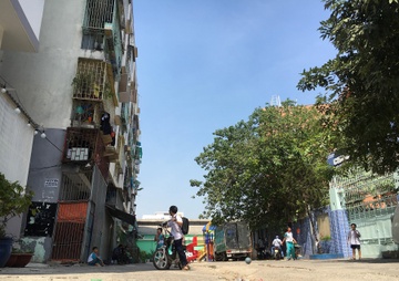 Yeu cau di dan khan cap khoi chung cu nghieng 45 cm o quan 1 hinh anh