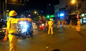 Cam duong o trung tam TP.HCM de nguoi dan co vu tran VN - Thai Lan hinh anh