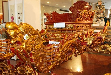 Nha tho co bi ke gian dot nhap, danh cap kieu vang 120 nam tuoi hinh anh