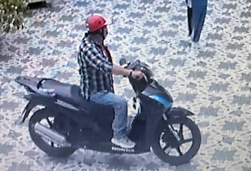 Nguoi phu nu trinh bao bi lua gan nua ty dong hinh anh