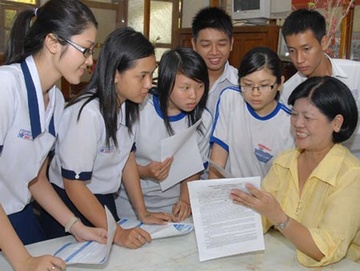 Nop ho so cham, hoc sinh van duoc tuyen thang hinh anh