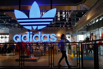 Adidas dang khung hoang hinh anh
