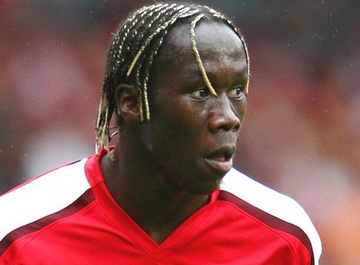Inter nhắm Sagna thay Maicon