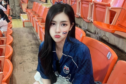 'Hot girl Muay Thai' co vu U23 Viet Nam sau khi U23 Thai Lan bi loai hinh anh