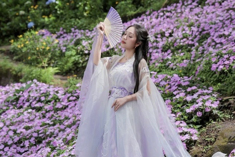 Thay gi khi 'co Long' Da Lat dong khach nho hoa than kiem hiep? hinh anh
