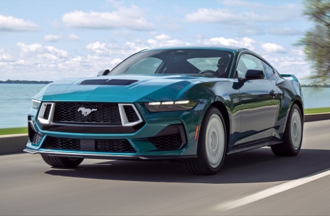 Doanh so xe dien cua Ford giam manh, Mustang bat ngo 'tang toc' hinh anh